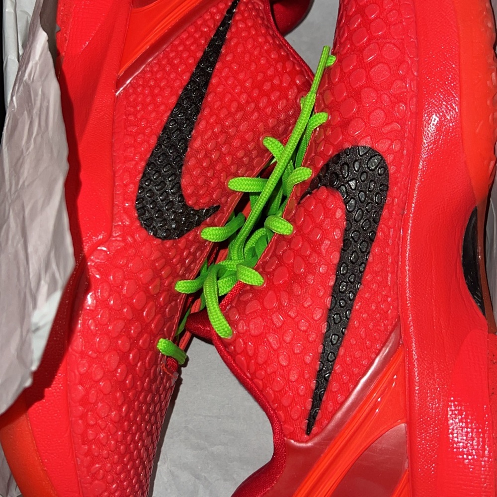 100% authentic 
size 8.5
too small